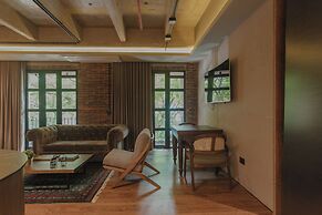 Hotel 10-36