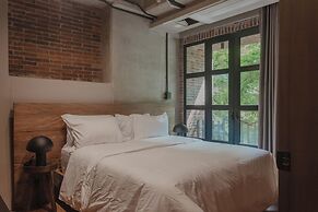 Hotel 10-36
