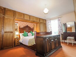 Chilton Manor House