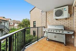 Charming 2-bed Apartment With City Views