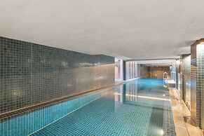 Central 1-bed Apartment With Pool