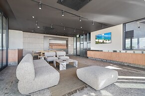 Chic Studio Stay Near Cafes and Coastline