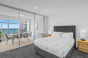 Oceanview 2-bed With Pool, Sauna, Gym & Parking