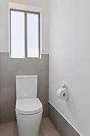 Elegant 3-bed Home From Sunny Glenelg Beach