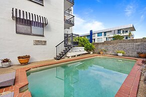 Great Location 1-bed With Pool