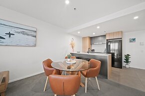 Sleek 2-bed Apartment With Rooftop Garden Access