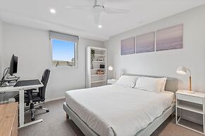 Sleek Kensington 2-bed With BBQ Area & Gym