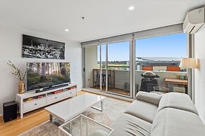Sleek Kensington 2-bed With BBQ Area & Gym