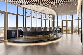 High-rise Balcony Unit With City Views, Gym, Pool