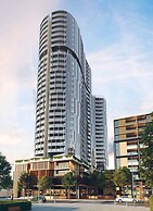 High-rise Balcony Unit With City Views, Gym, Pool