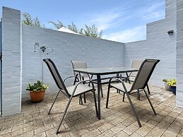 3-bed With Alfresco Dining & Pool in Batemans Bay