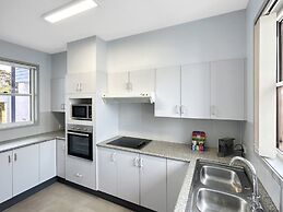 3-bed With Alfresco Dining & Pool in Batemans Bay