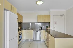 Bright 2-bed With Private Balcony & Serene View