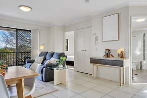 Bright 2-bed With Private Balcony & Serene View