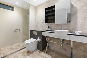 Modern 1-bed With Balcony in Surry Hills