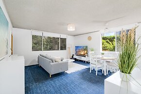 Cosy Ground Floor Unit Moments From The Beach