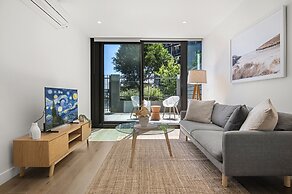 1BR Apartment Near CBD With Pool