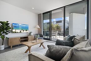 Spacious 2-bed Apartment With Rooftop Views