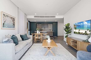 Spacious 2-bed Apartment With Rooftop Views