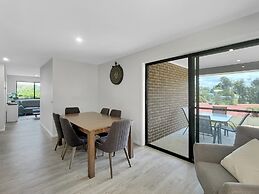 Spacious 4-bed House Near Batemans Bay Centre