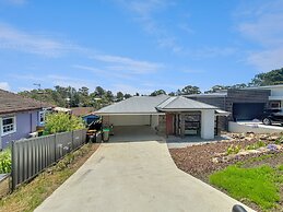 Spacious 4-bed House Near Batemans Bay Centre