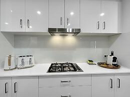 Spacious 4-bed House Near Batemans Bay Centre