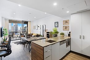 Central Brisbane Stay With Balcony, Pool & BBQ