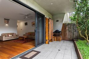 Spacious 2-bed Retreat With BBQ & Courtyard
