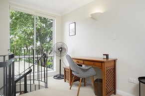 Comfortable Terrace in Central Location
