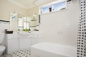 Comfortable Terrace in Central Location