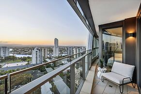 Jewel Luxury Beachside 2-bed With Water View