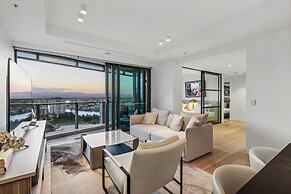 Jewel Luxury Beachside 2-bed With Water View