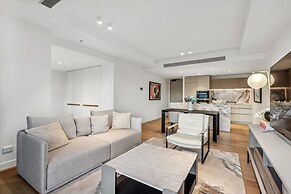 Jewel Luxury Beachside 2-bed With Water View