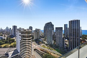 Elegant 2-bed Broadbeach Hotel With Ocean View