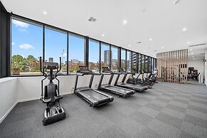 Stylish 2-bed Apartment With Luxe Amenities Access