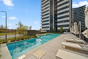 Stylish 2-bed Apartment With Luxe Amenities Access