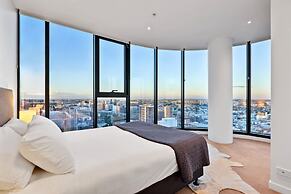 Fortitude Valley 3-bed, Top Floor + Bridge View