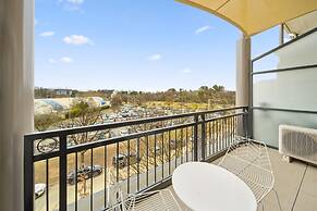 Loft-style CBD 1-bed With Rooftop Terrace & BBQ