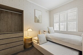 Bright 2-bed Apartment Steps From Largs Bay Beach