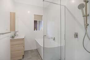Spacious Glenunga Home With Garage Parking