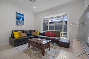 Spacious Glenunga Home With Garage Parking