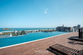 Studio in a Condo w/ Pool 550m From Beach Tor0407