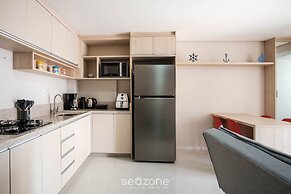 Studio in a Condo w/ Pool 550m From Beach Tor0407