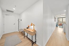 Bright 2-bed Apartment With Gym, BBQ & Pool Access