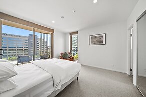 Bright 2-bed Apartment With Gym, BBQ & Pool Access