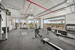 Bright 2-bed Apartment With Gym, BBQ & Pool Access