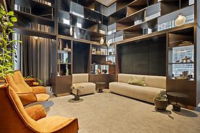 Chic 2-bed Melbourne CBD Apartment With Pool & Sauna