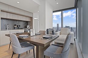 Chic 2-bed Melbourne CBD Apartment With Pool & Sauna
