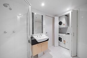 Stylish 1-bed Flat With Pool, BBQ & Sauna Access