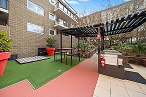 Stylish 1-bed Flat With Pool, BBQ & Sauna Access